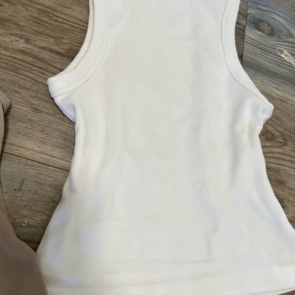 Crop top bundle (2) - Picture 2 of 4